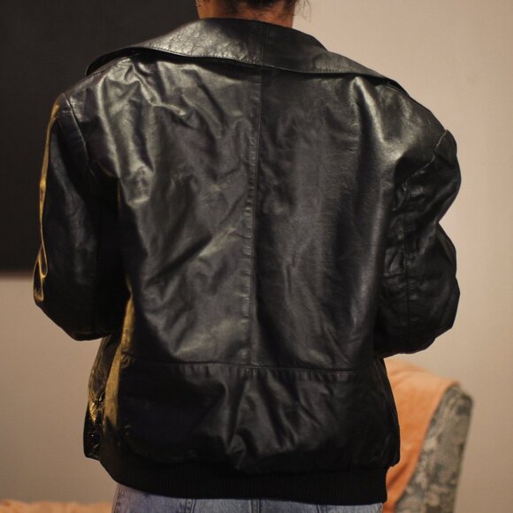 Vintage Leather Bomber Jacket Black, with fleece linen inside - Picture 2 of 13